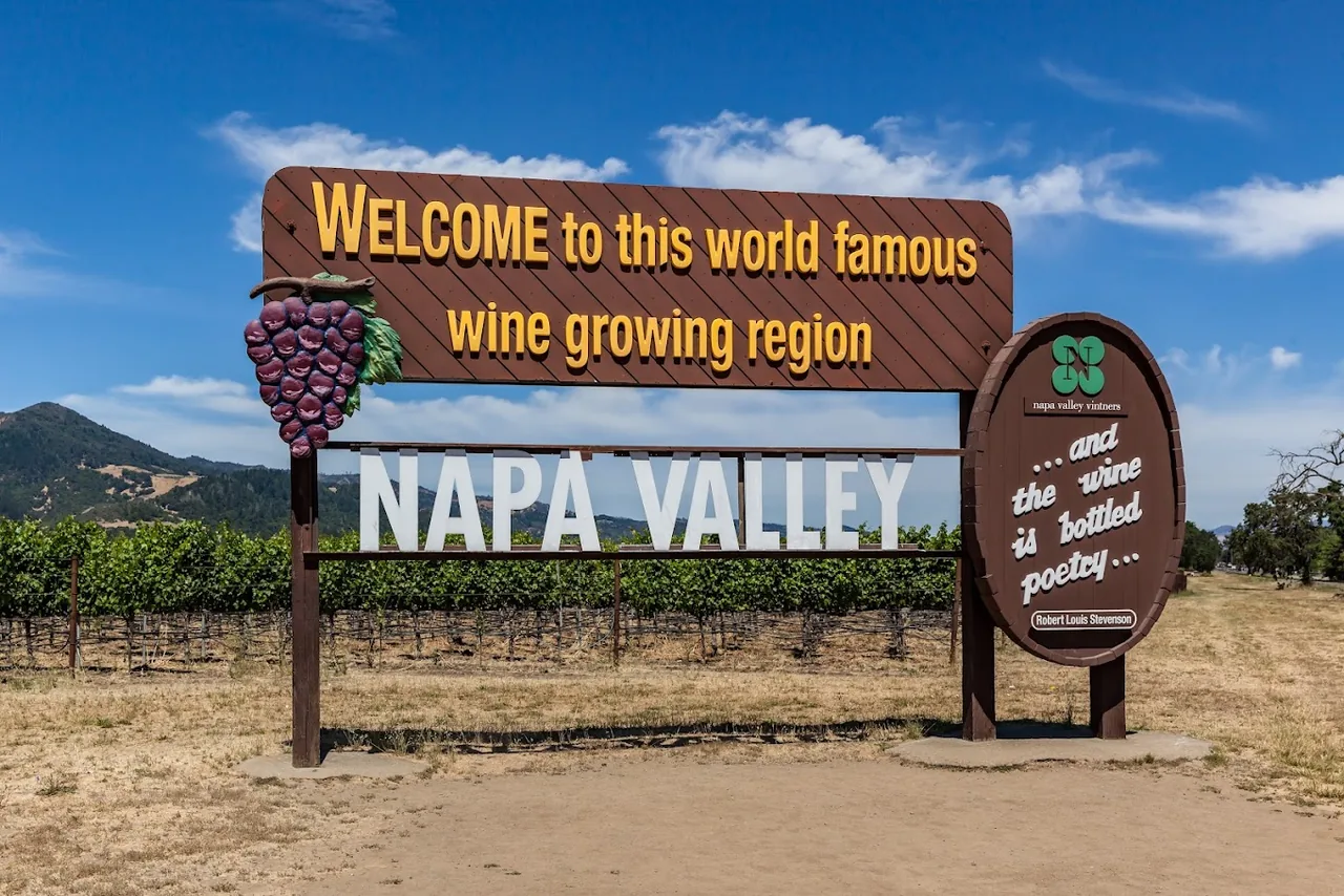 Welcome to Napa Valley sign